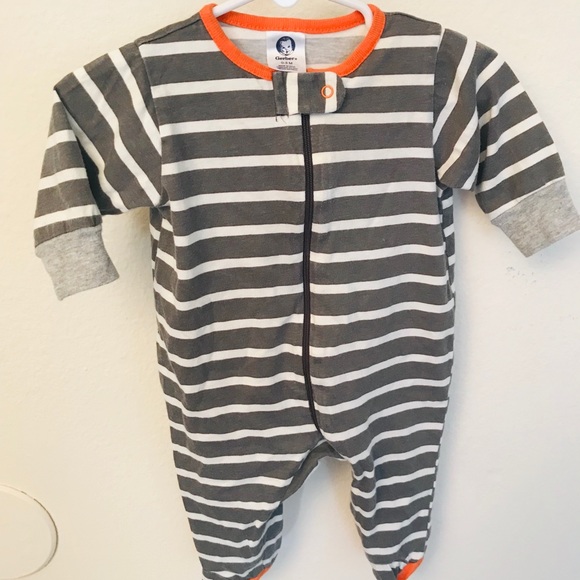 Gerber Zip-Up Footed Onesies (0-3 mo) - Picture 2 of 4